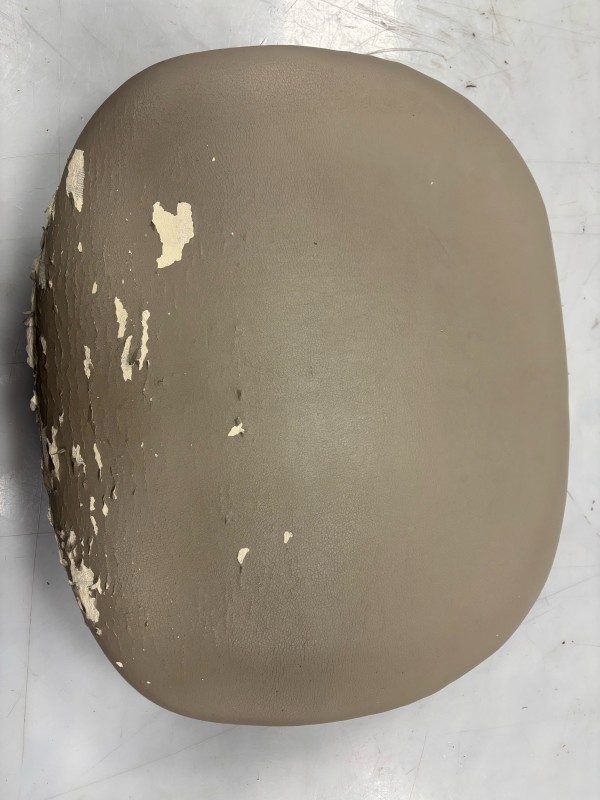 Changement de skaï et relooking de chaises de cuisine sur Vaise (Lyon 9)